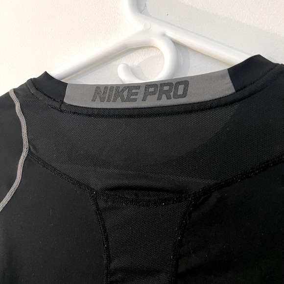Nike Pro men's fitted Dri-Fit short-sleeved black shirt medium - Picture 3 of 6